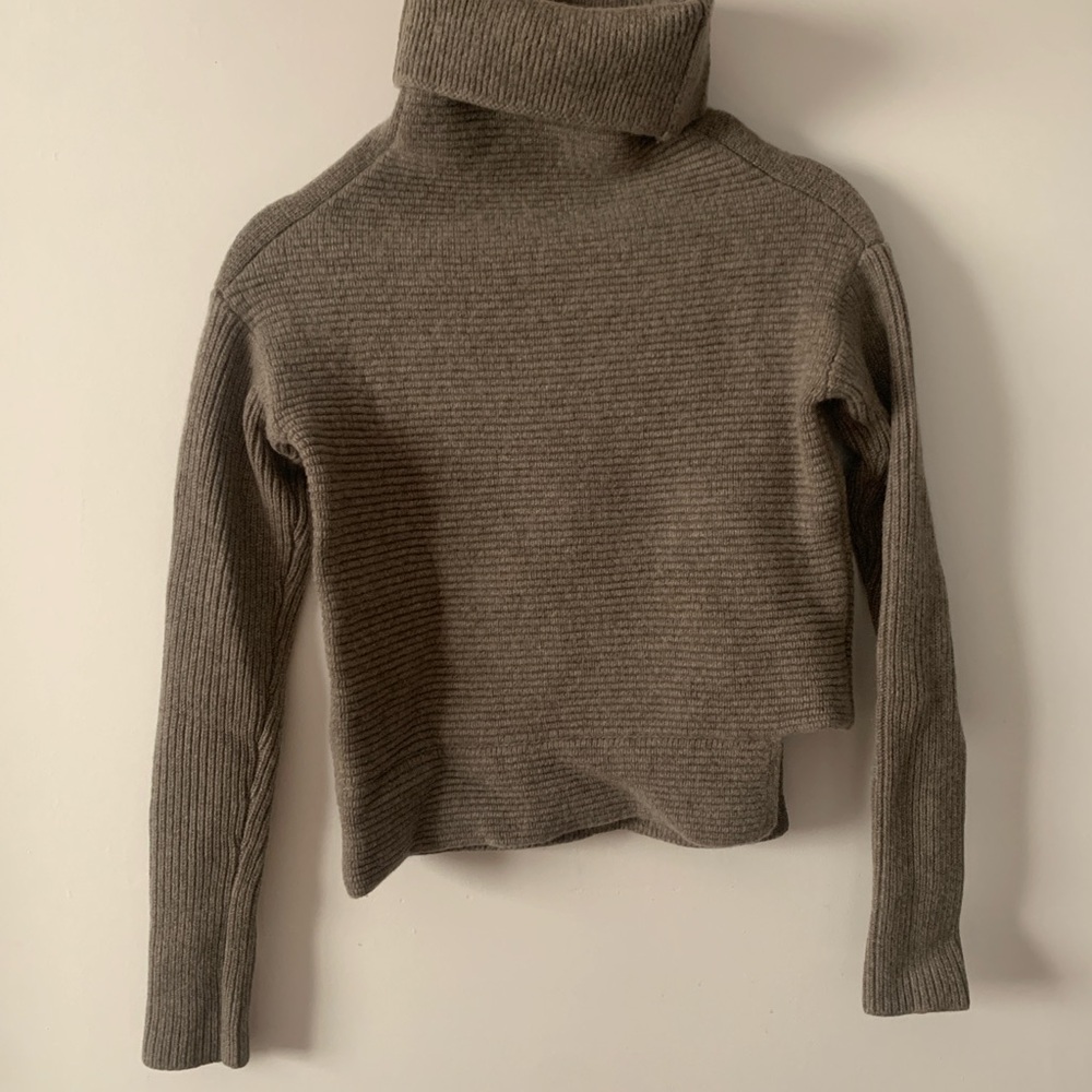 Aritzia Babaton Chunky Turtleneck Sweater